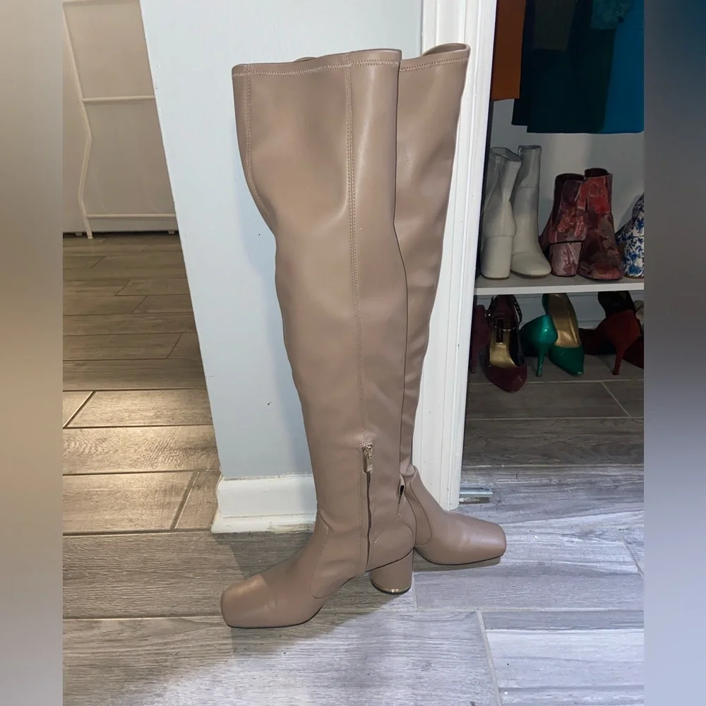 Franco Sarto Pisa Over the Knee Tan Boots with Gold Details 👢 size 8.5, Like New